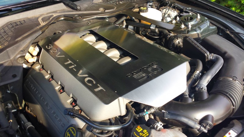 Edelstahl-Motorabdeckung ''Ford Mustang VI'' (V1.0) - Bild 2a.jpg