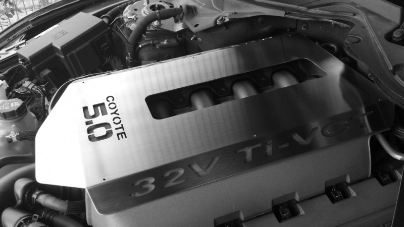 Edelstahl-Motorabdeckung ''Ford Mustang VI'' (V1.0) - Bild 3a.jpg
