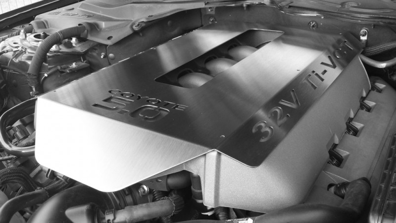 Edelstahl-Motorabdeckung ''Ford Mustang VI'' (V1.0) - Bild 6a.jpg